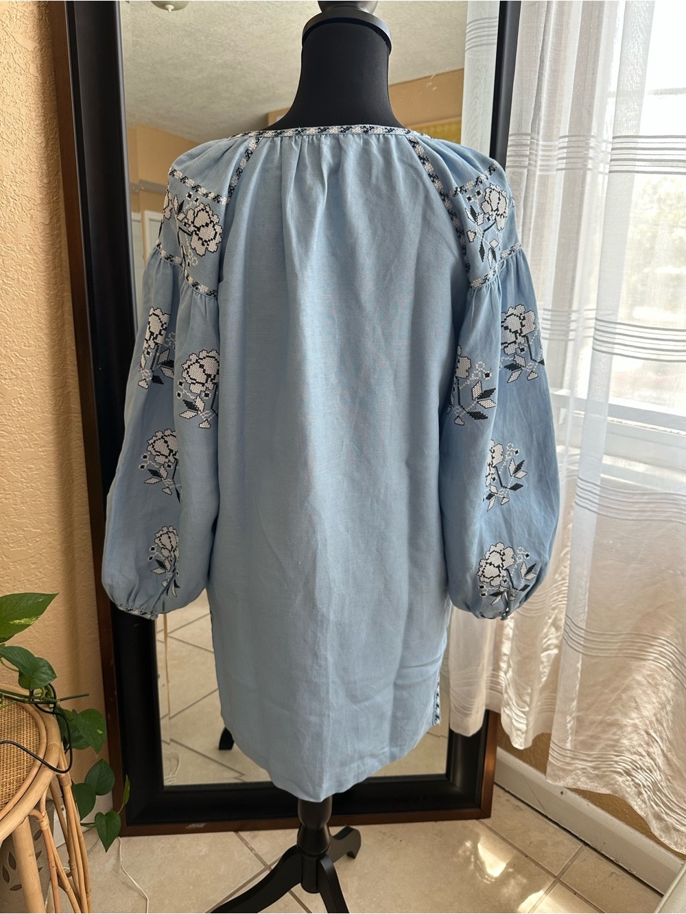 Style Mafia Sky Blue Embroidered Mini Dress Women’s Size M Boho Puff Sleeve Tass - Picture 7 of 15